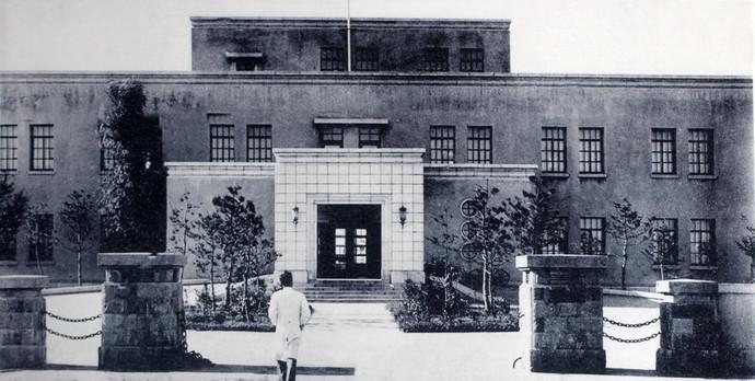 In 1946, the Northeast Democratic Allied Forces took over the Changchun Health Technical Factory, which was later renamed the Northeast Health Technical Factory (the predecessor of the Changchun Institute of Biological Products).