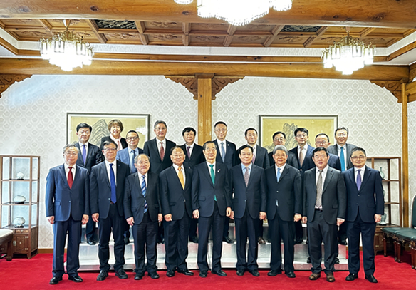 Liu Jingzhen attends meeting with South Korean PM