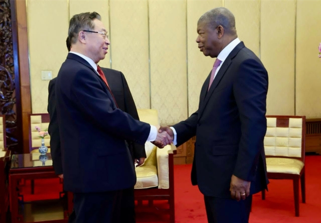 Liu Jingzhen meets with Angolan President Joao Lourenco