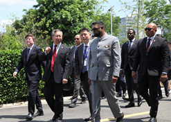 Sinopharm Chairman Liu Jingzhen met with Guyanese President Mohamed Irfaan Ali and his high-level political delegation in Chengdu, Sichuan province, on July 27 and 28, 2023.