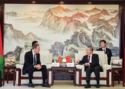 Sinopharm Chairman Liu Jingzhen met with Nikolai Snopkov, first deputy prime minister of Belarus, in Beijing on July 15, 2023.