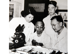 A research team led by Tang Feifan isolated the world's first strain of chlamydia trachomatis in the 1950s.