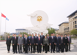 Sinopharm Chairman Liu Jingzhen led a delegation to visit the University of Macau on Feb 26, 2024. The two sides signed a strategic cooperation agreement and held talks on further deepening collaboration.